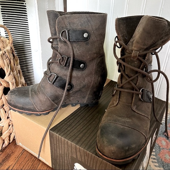 Sorel Joan of Arctic wedge boots - Picture 2 of 13